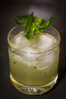 lire la recette du coktail Gin Basil Smash